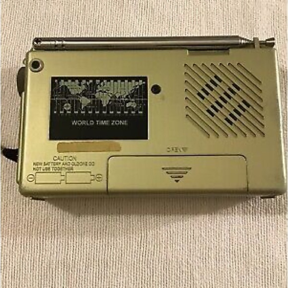 Bell and Howell a.m. FM nine band radio vintage works great - Picture 2 of 5